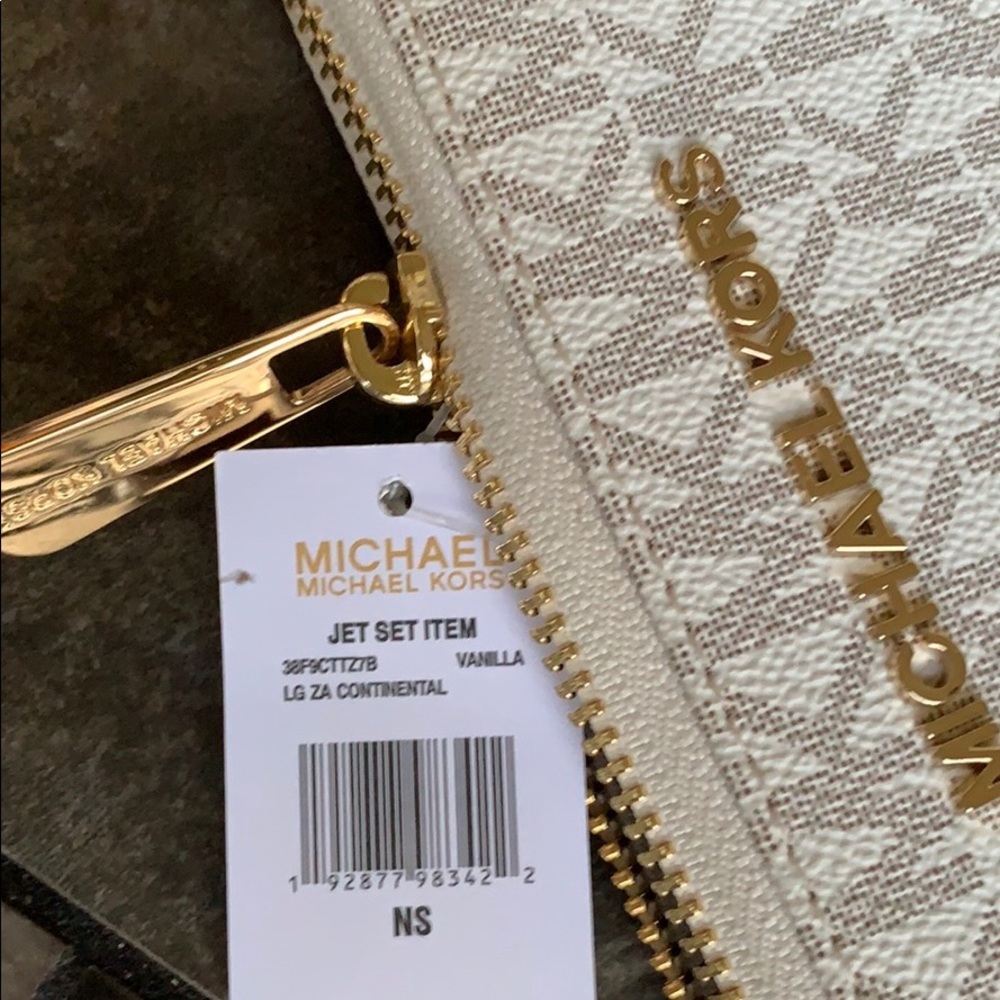 MICHAEL KORS LG ZA CONTINENTAL VANILLA WALLET - Picture 15 of 16